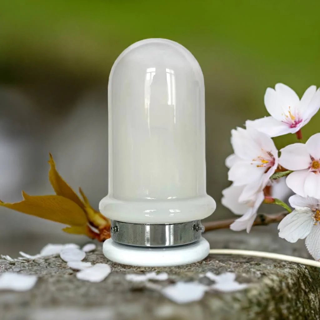 Nason Mazzega bordlampe i hvitt glass. Italia 1970-tallet