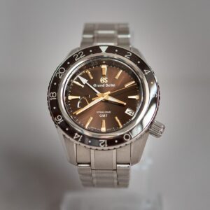 Grand Seiko Spring Drive GMT “Champagne Diamond” SBGE267G, front picture