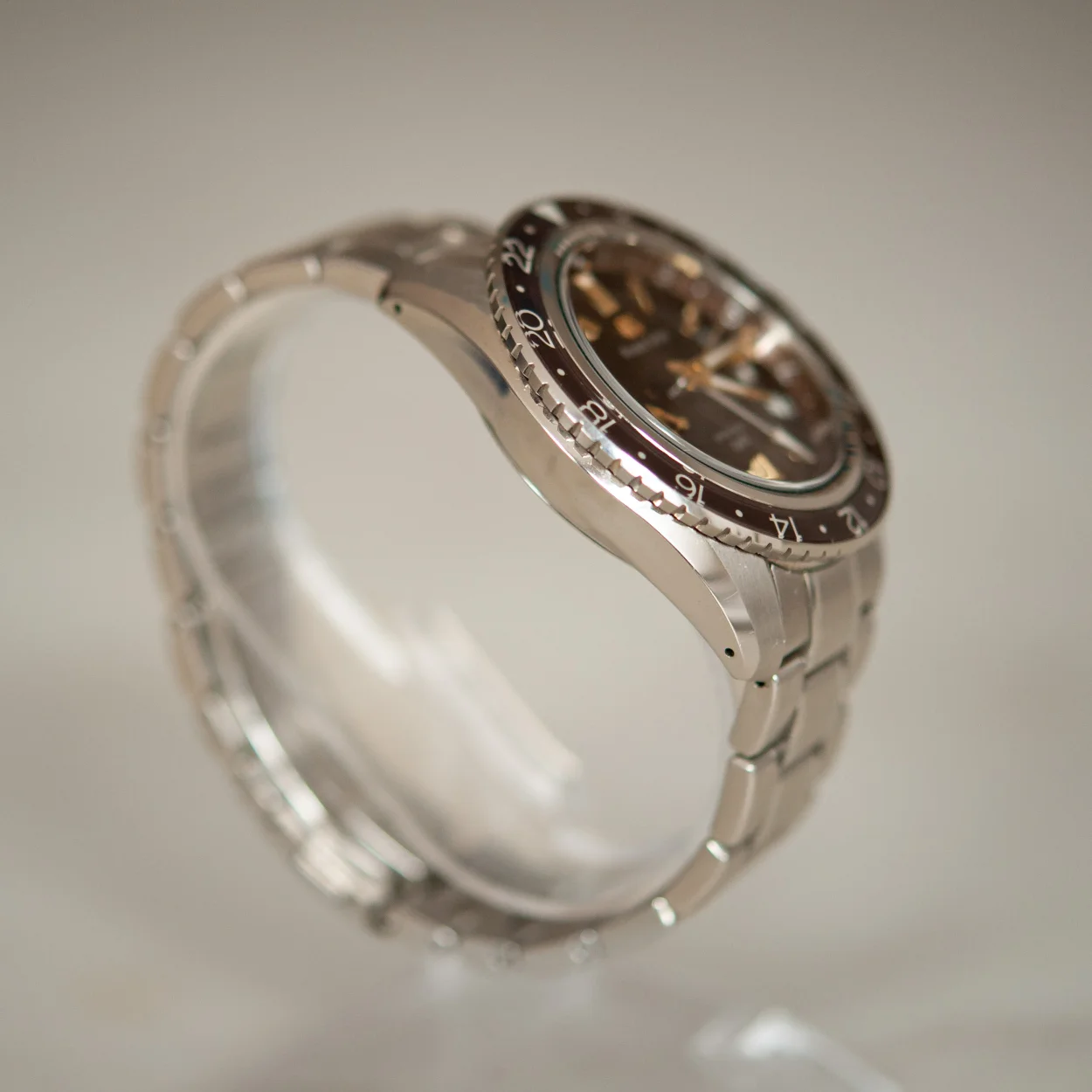 Grand Seiko Spring Drive GMT “Champagne Diamond” SBGE267G