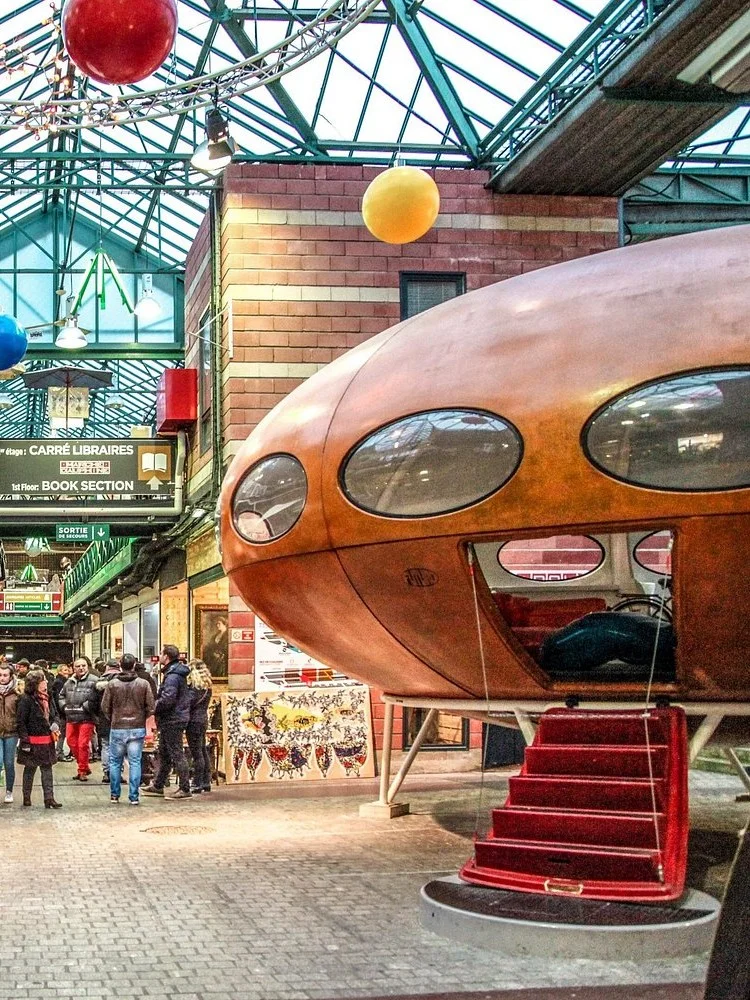 Marché aux puces de Saint-Ouennot. Loppemarkeder i Paris