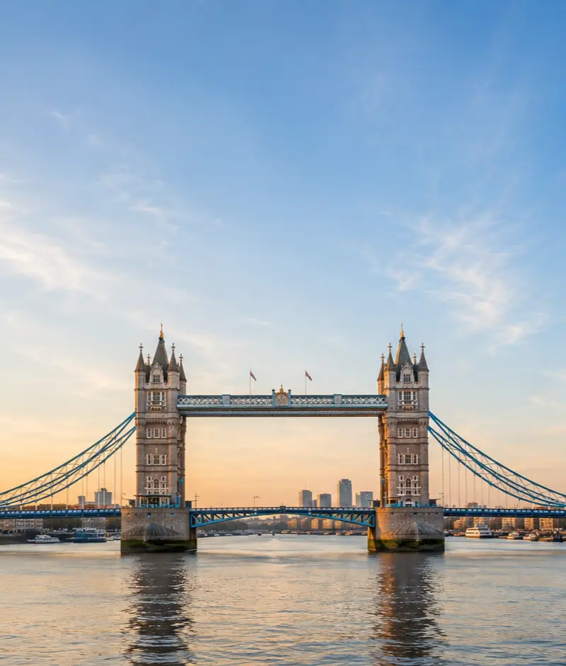 Tower Bridge, Loppemarkeder i London