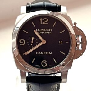Panerai Luminor Marina, bilde forfra